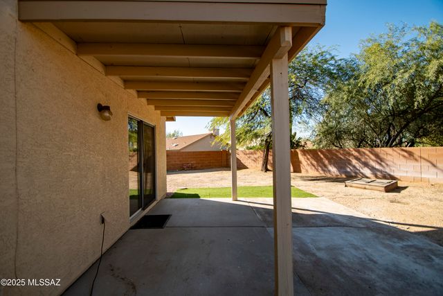 3710 W Sunbright Drive, Tucson, AZ 85742