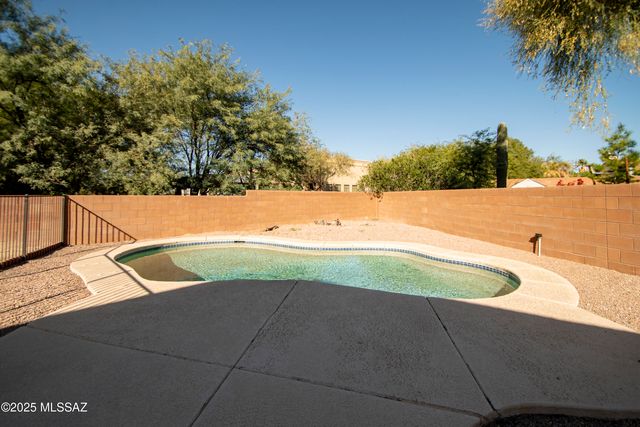 3710 W Sunbright Drive, Tucson, AZ 85742