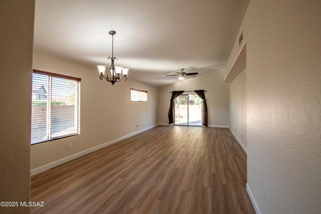 3710 W Sunbright Drive, Tucson, AZ 85742