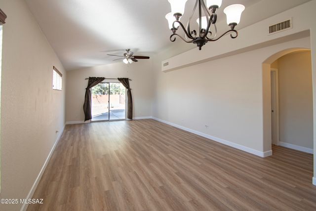 3710 W Sunbright Drive, Tucson, AZ 85742