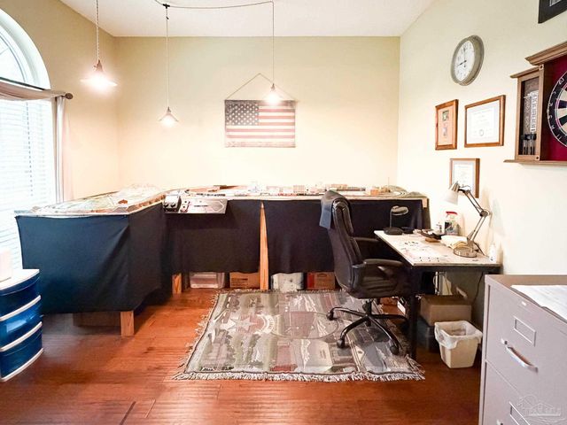 5089 Pine Hollow Dr, Pensacola, FL 32505