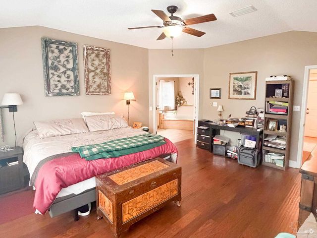 5089 Pine Hollow Dr, Pensacola, FL 32505