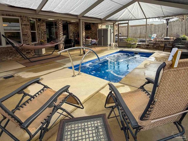 5089 Pine Hollow Dr, Pensacola, FL 32505