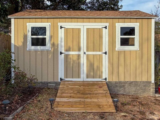 5089 Pine Hollow Dr, Pensacola, FL 32505