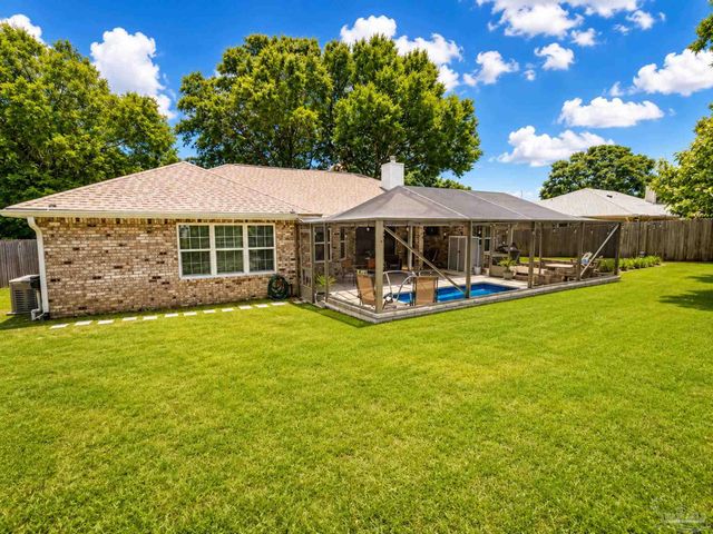 5089 Pine Hollow Dr, Pensacola, FL 32505