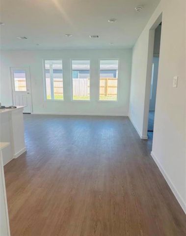 226 Draper Shadows Drive, Willis, TX 77378