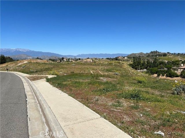 2035 Polo Ct., Riverside, CA 92506