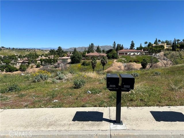 2035 Polo Ct., Riverside, CA 92506
