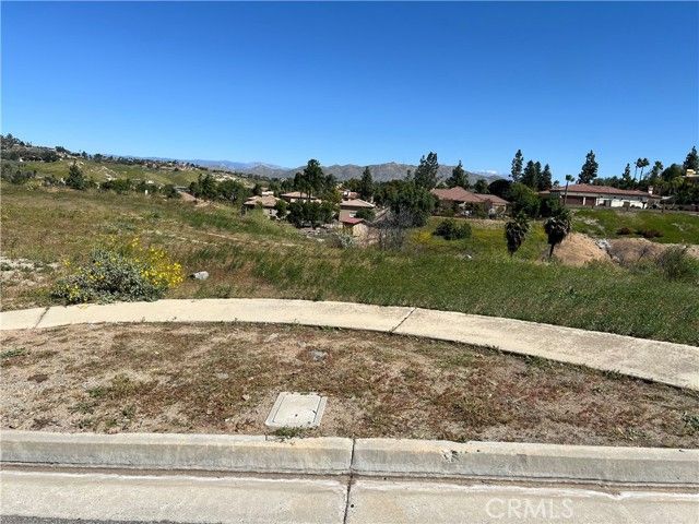 2035 Polo Ct., Riverside, CA 92506