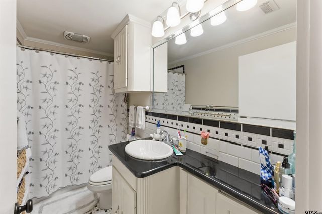 17597 CR 452, Lindale, TX 75771