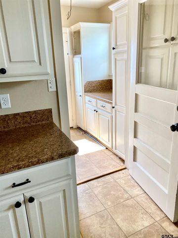 17597 CR 452, Lindale, TX 75771