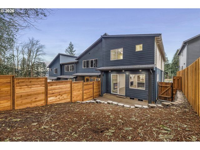 272 Nw MAWRCREST Ave, Gresham, OR 97030