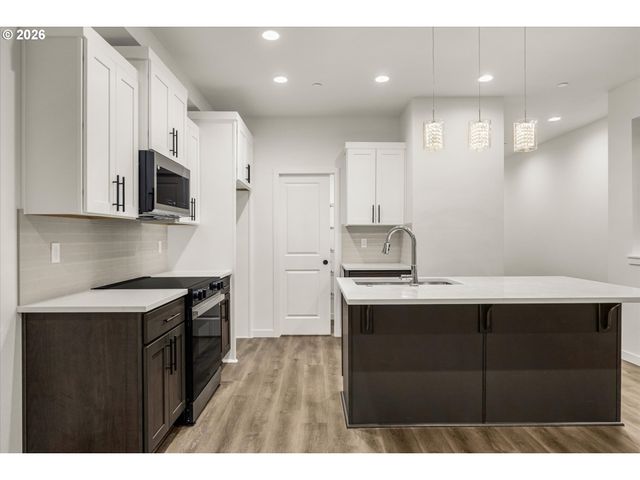 272 Nw MAWRCREST Ave, Gresham, OR 97030