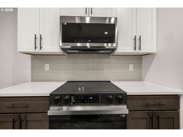 272 Nw MAWRCREST Ave, Gresham, OR 97030