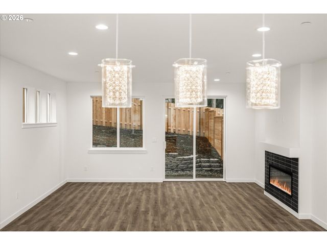 272 Nw MAWRCREST Ave, Gresham, OR 97030