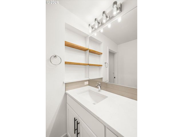 272 Nw MAWRCREST Ave, Gresham, OR 97030