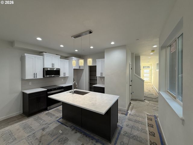 272 Nw MAWRCREST Ave, Gresham, OR 97030