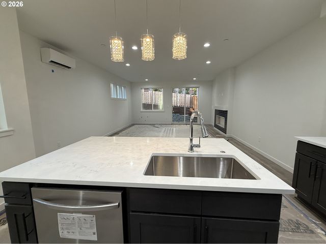 272 Nw MAWRCREST Ave, Gresham, OR 97030