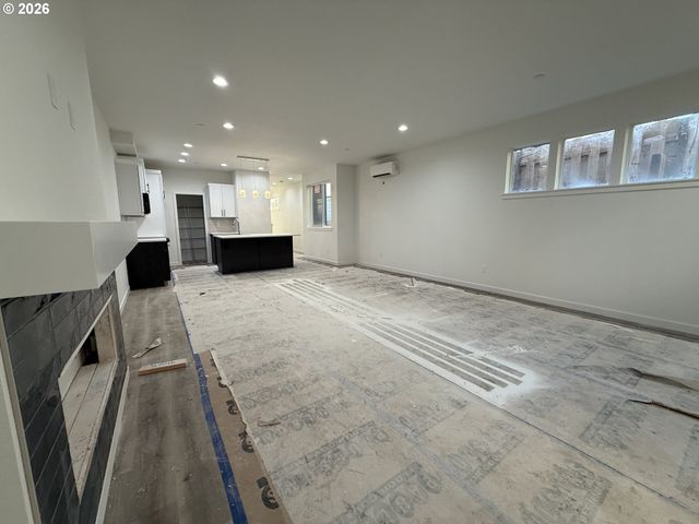 272 Nw MAWRCREST Ave, Gresham, OR 97030