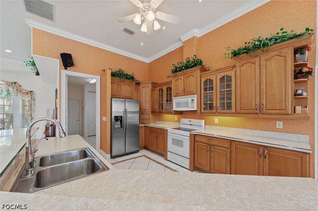 2008 Palaco Grande PKWY, Cape Coral, FL 33904