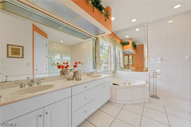 2008 Palaco Grande PKWY, Cape Coral, FL 33904