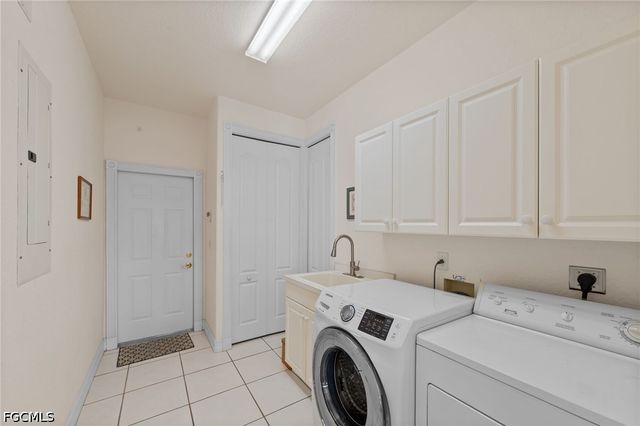 2008 Palaco Grande PKWY, Cape Coral, FL 33904