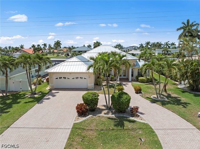 2008 Palaco Grande PKWY, Cape Coral, FL 33904