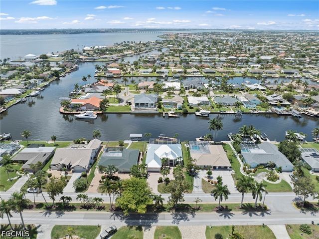 2008 Palaco Grande PKWY, Cape Coral, FL 33904