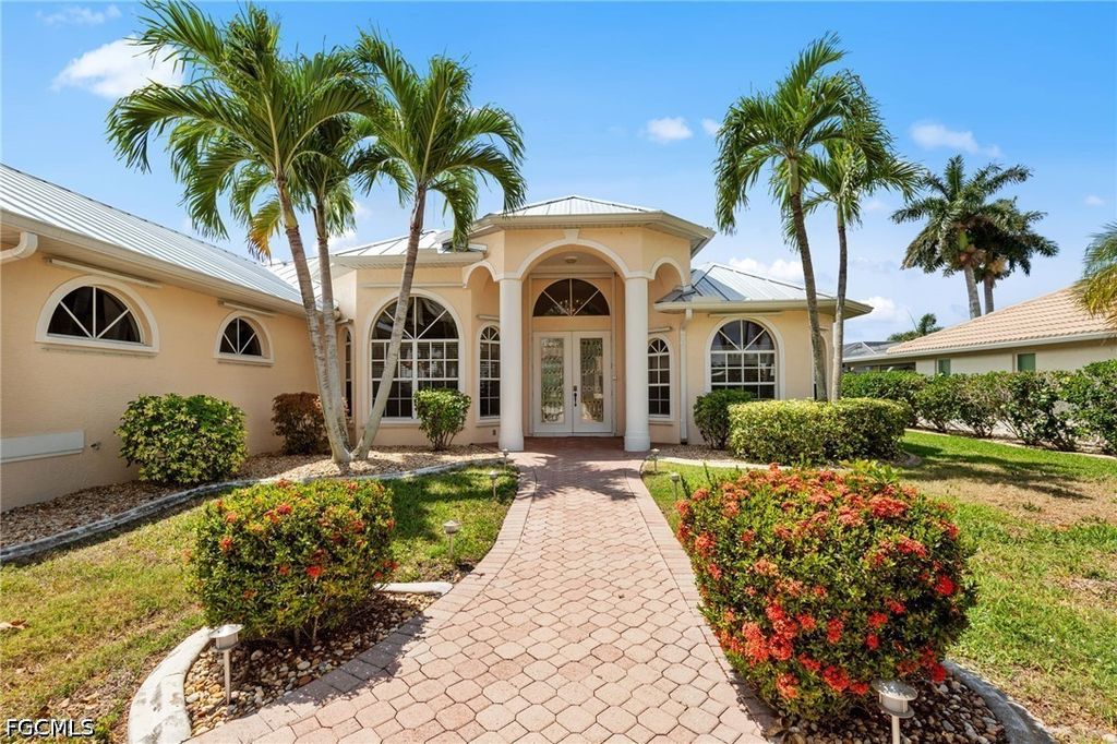 2008 Palaco Grande PKWY, Cape Coral, FL 33904