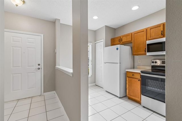 2237 LAKE WOODBERRY CIRCLE, Brandon, FL 33510