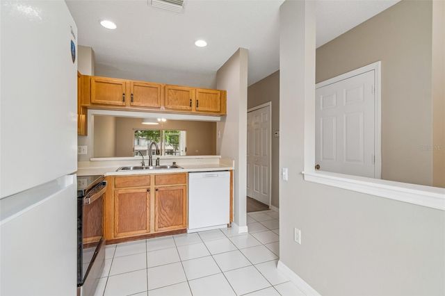 2237 LAKE WOODBERRY CIRCLE, Brandon, FL 33510