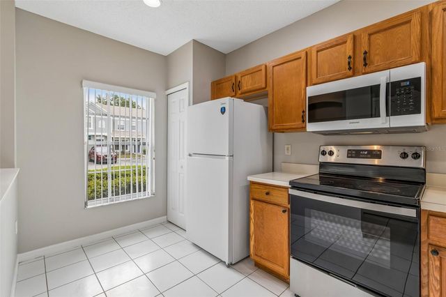 2237 LAKE WOODBERRY CIRCLE, Brandon, FL 33510