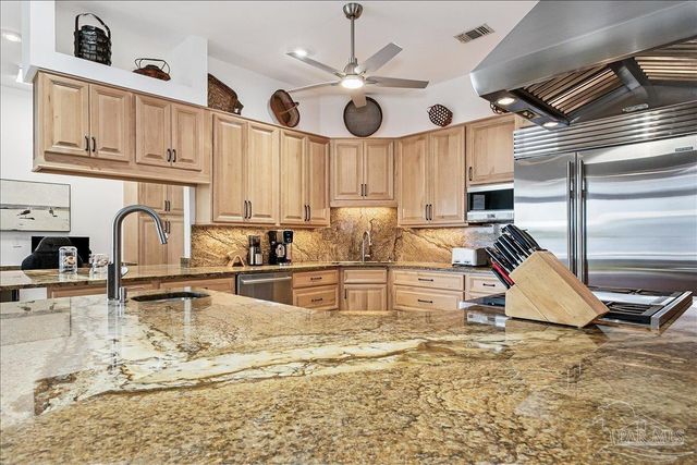 6281 Calle De Hidalgo, Navarre, FL 32566