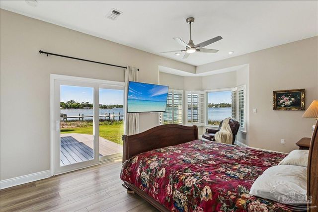 6281 Calle De Hidalgo, Navarre, FL 32566
