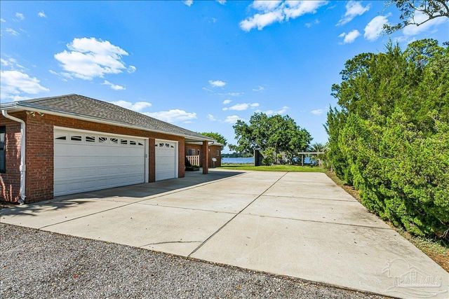 6281 Calle De Hidalgo, Navarre, FL 32566