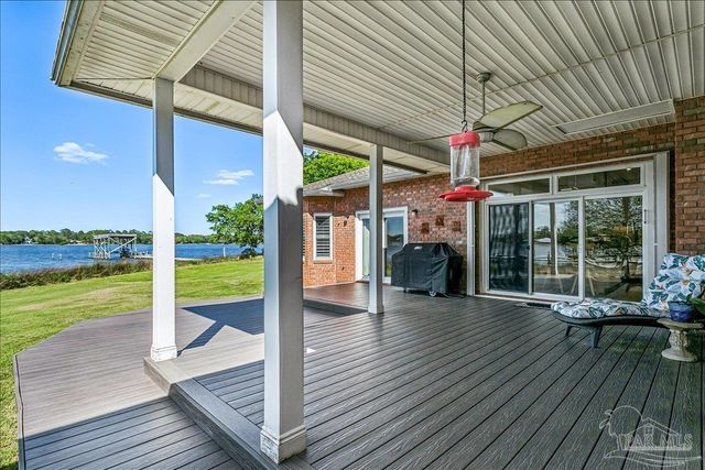 6281 Calle De Hidalgo, Navarre, FL 32566