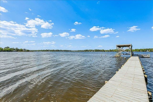 6281 Calle De Hidalgo, Navarre, FL 32566