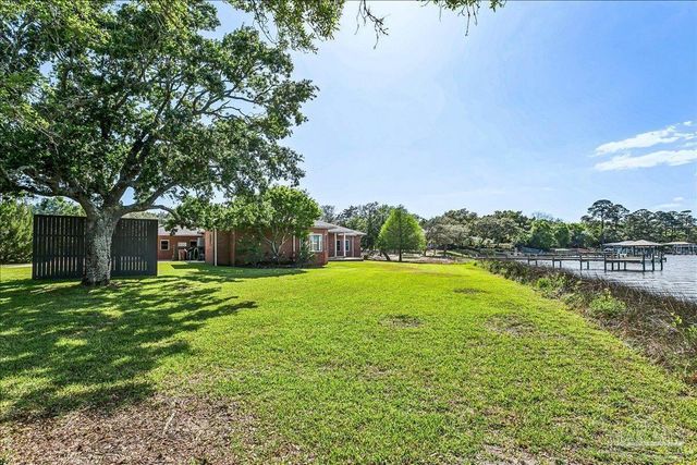 6281 Calle De Hidalgo, Navarre, FL 32566