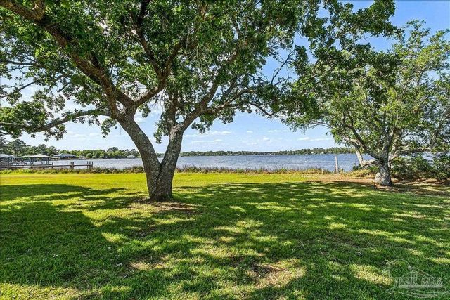 6281 Calle De Hidalgo, Navarre, FL 32566