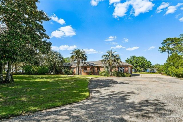 6281 Calle De Hidalgo, Navarre, FL 32566