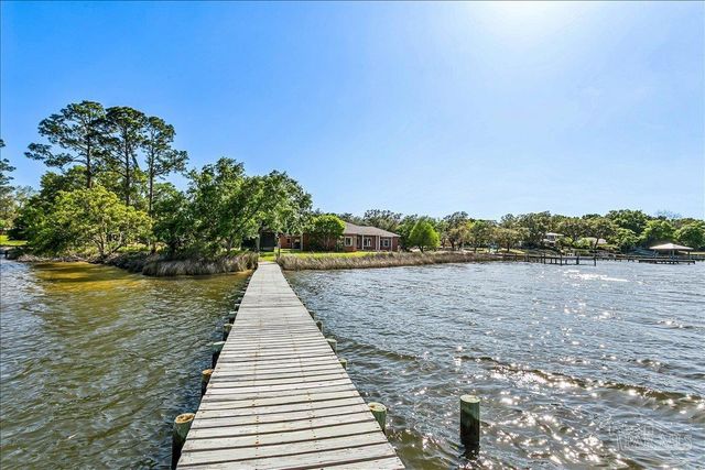 6281 Calle De Hidalgo, Navarre, FL 32566