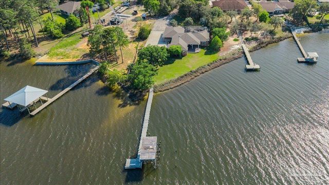 6281 Calle De Hidalgo, Navarre, FL 32566