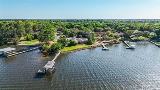 6281 Calle De Hidalgo, Navarre, FL 32566