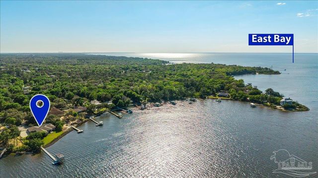 6281 Calle De Hidalgo, Navarre, FL 32566