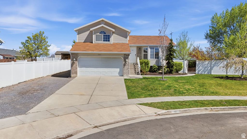 Image 1 of property listing at 5893 S ALPINE CREST CIR, Salt Lake City, UT 84118