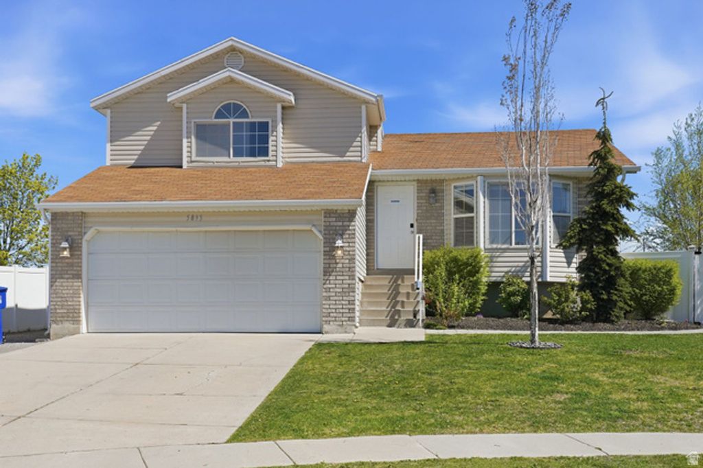 Image 2 of property listing at 5893 S ALPINE CREST CIR, Salt Lake City, UT 84118