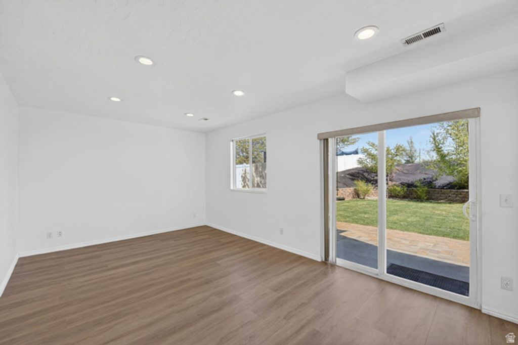 Image 11 of property listing at 5893 S ALPINE CREST CIR, Salt Lake City, UT 84118