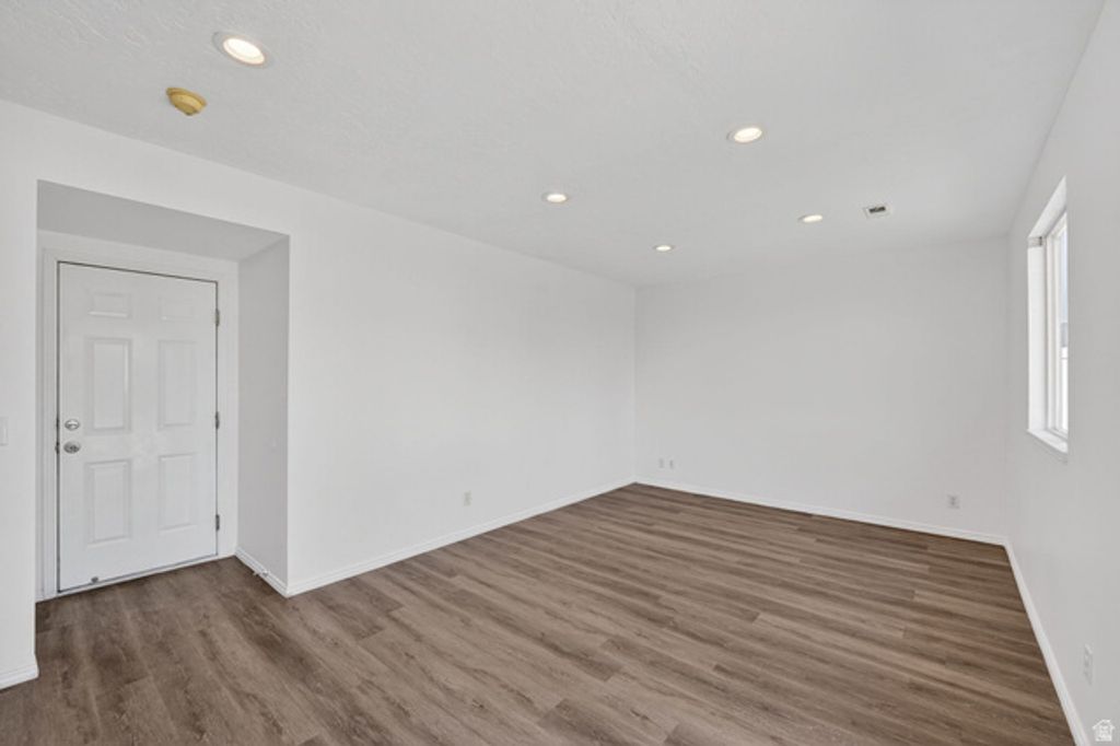 Image 12 of property listing at 5893 S ALPINE CREST CIR, Salt Lake City, UT 84118