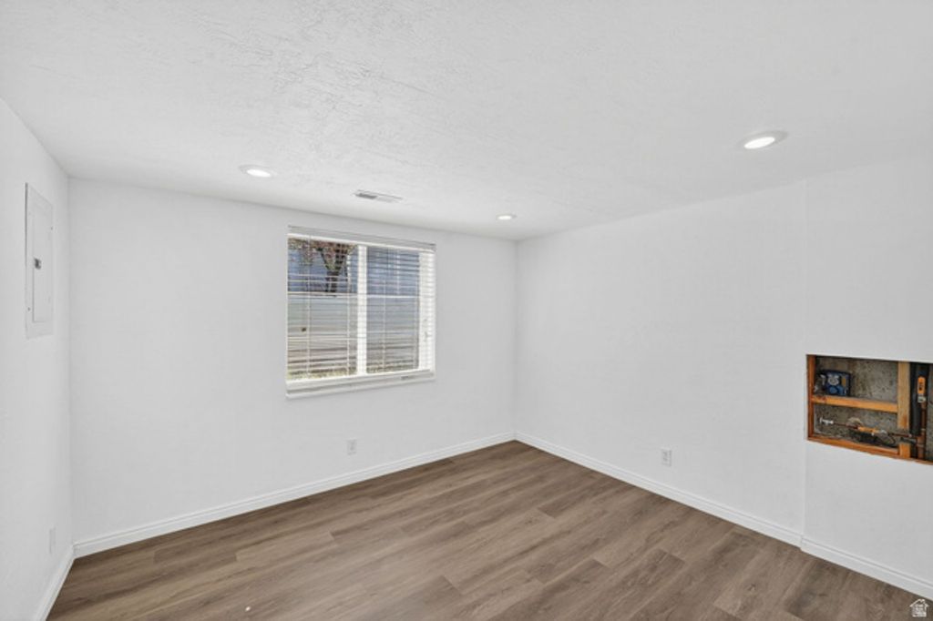 Image 16 of property listing at 5893 S ALPINE CREST CIR, Salt Lake City, UT 84118