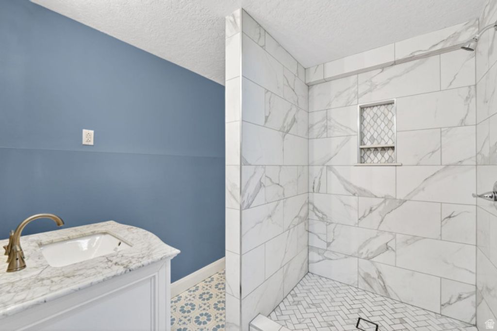 Image 17 of property listing at 5893 S ALPINE CREST CIR, Salt Lake City, UT 84118